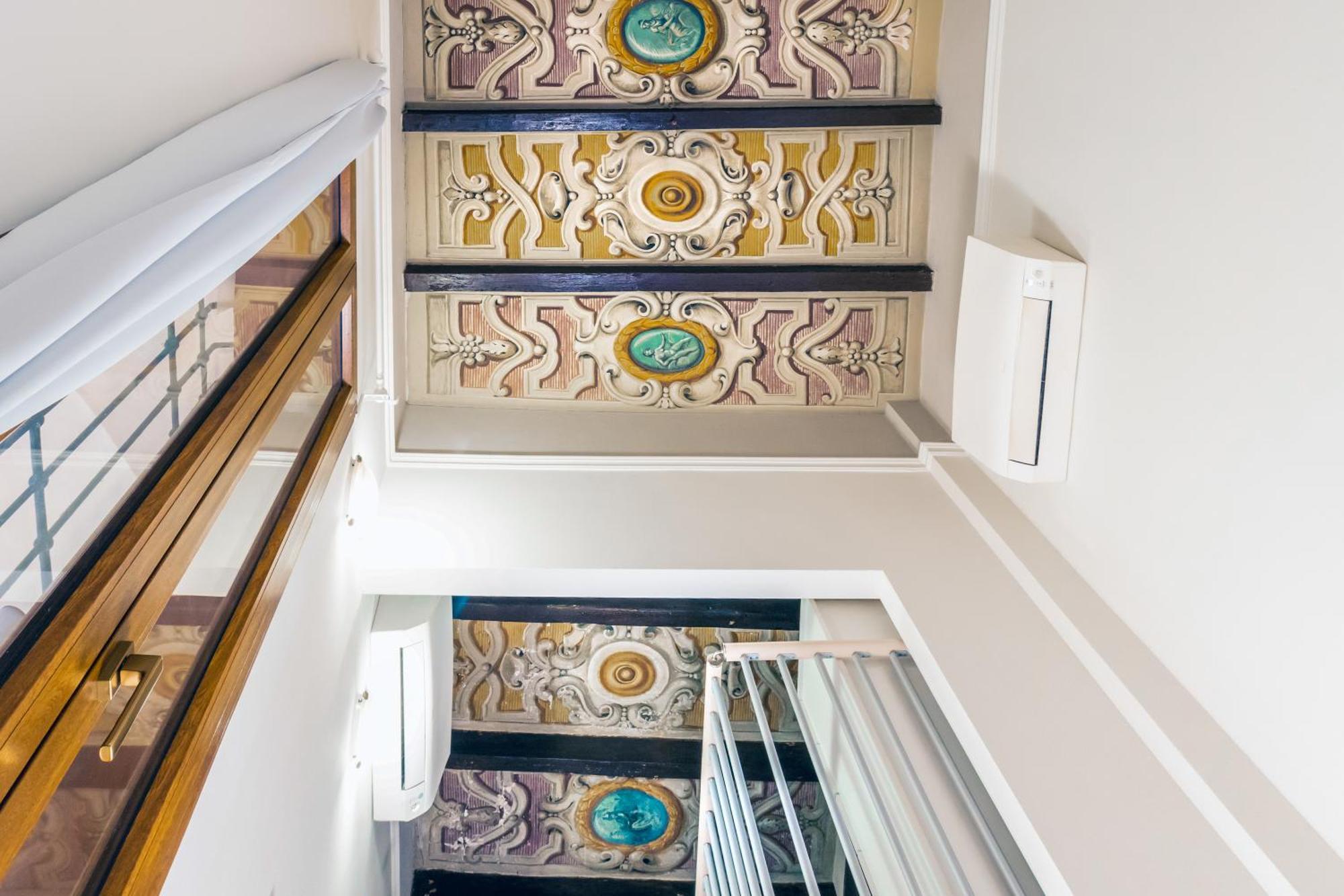 Charming Frescoed Loft, Bologna